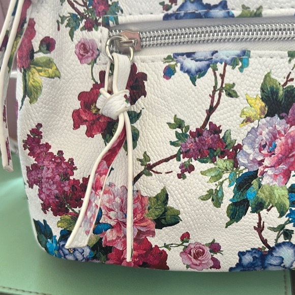 Floral Women's Backpack NWT | This Is the Prettiest Backpack Ever! - Picture 2 of 7